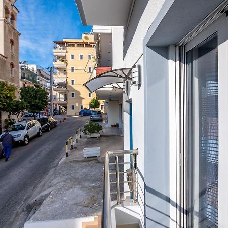 Joyfull Apartment In Piraeus Exterior photo